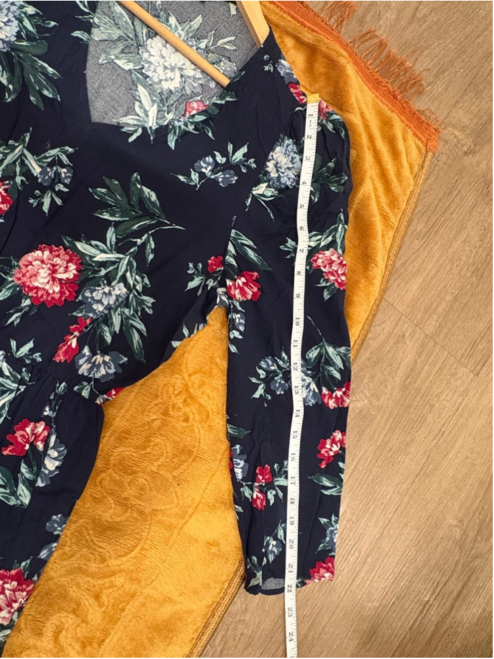 Banana Republic floral midi dress, Made in Turkey - Picture 10 of 11